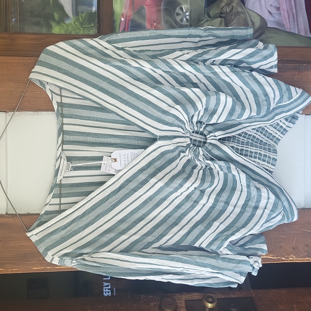 American Eagle Outfitters NWT....boho looking top...XL.TG.EXG